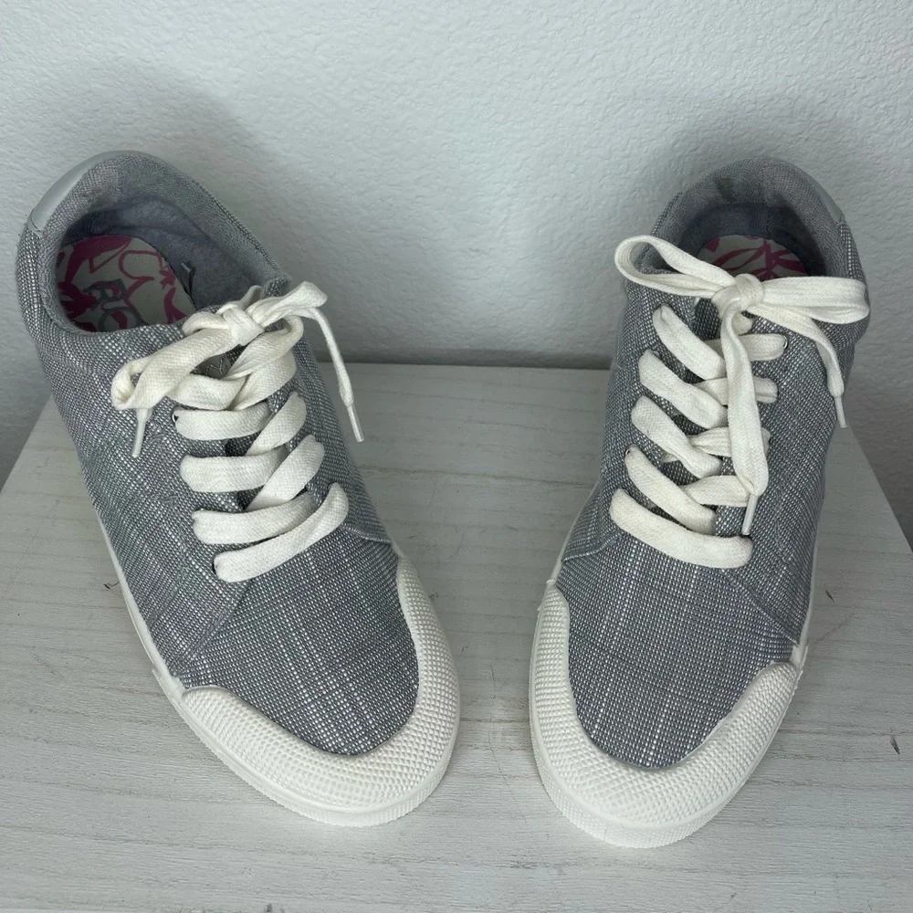 NWOT Roxy Pierview Gray Canvas Lace Up Low Top Cushion Sneakers Size 9